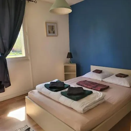 Le Temps D'un Sejour F3 2 1 Avec 1 Lit Simple Et 1 Avec 2 Lits Doubles Et 1 Garage Apartment *